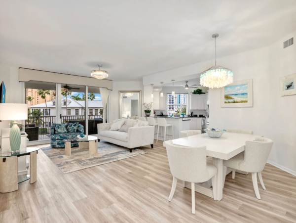 Spacious 3-Bedroom Condo in Naples - Renovated Resort-Style Amenities